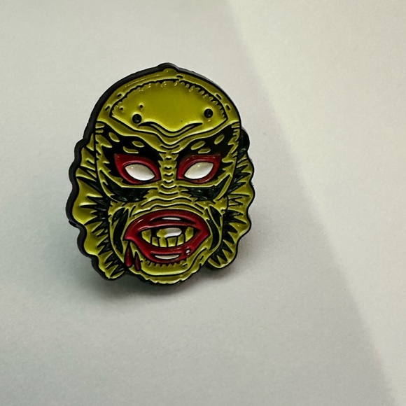 Creature from the Black Lagoon 1954 Horror/Sci-fi Enamel Pin - Picture 3 of 5